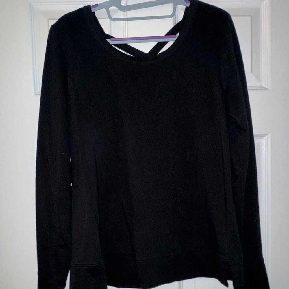 Athletic criss cross long sleeve